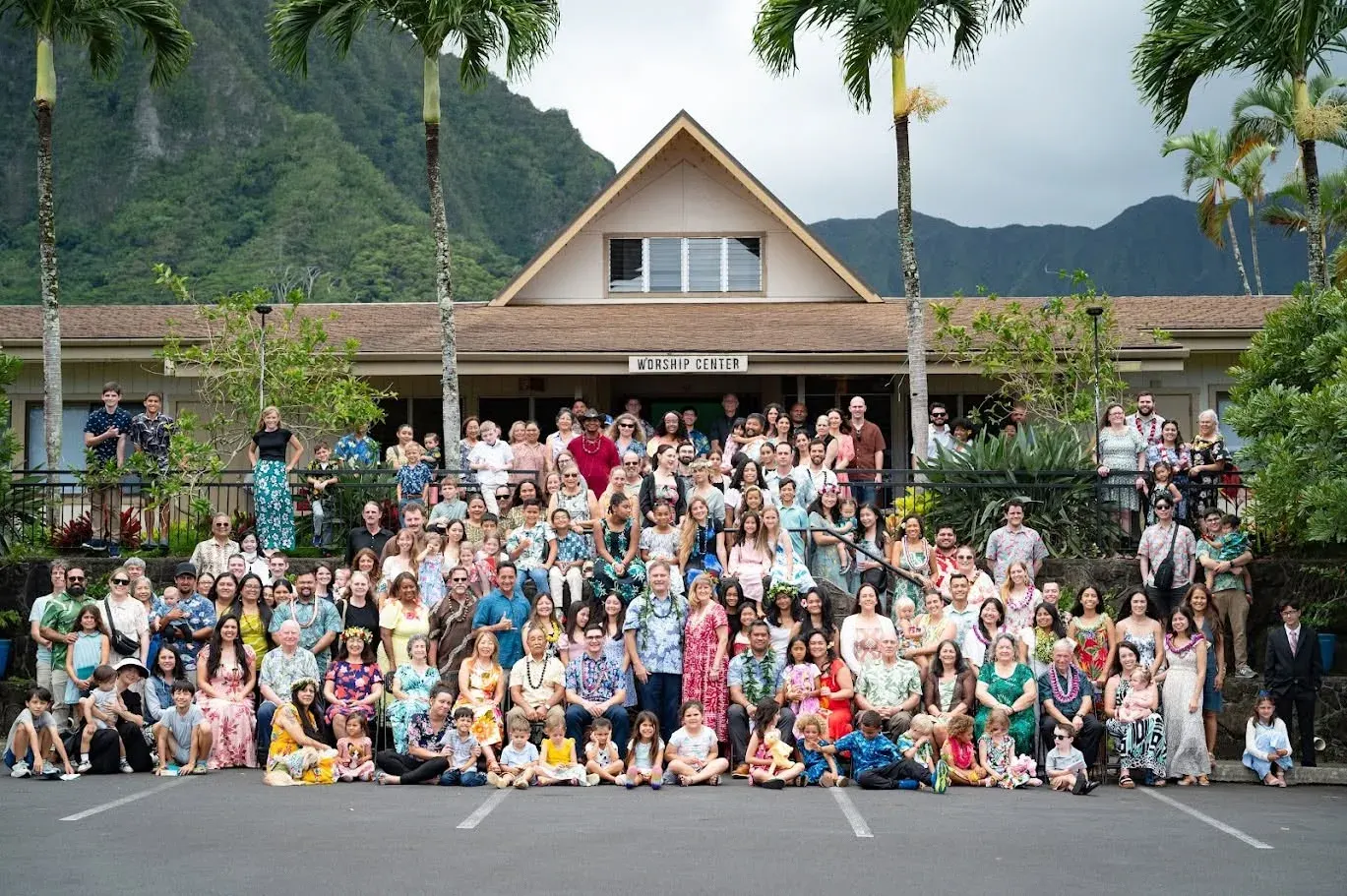 Koʻolau Baptist Church congregation